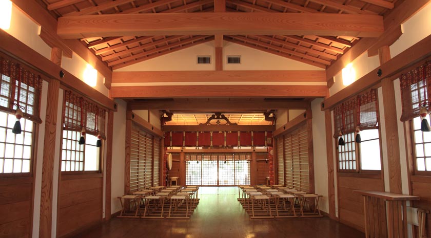 鳩森八幡神社の社殿